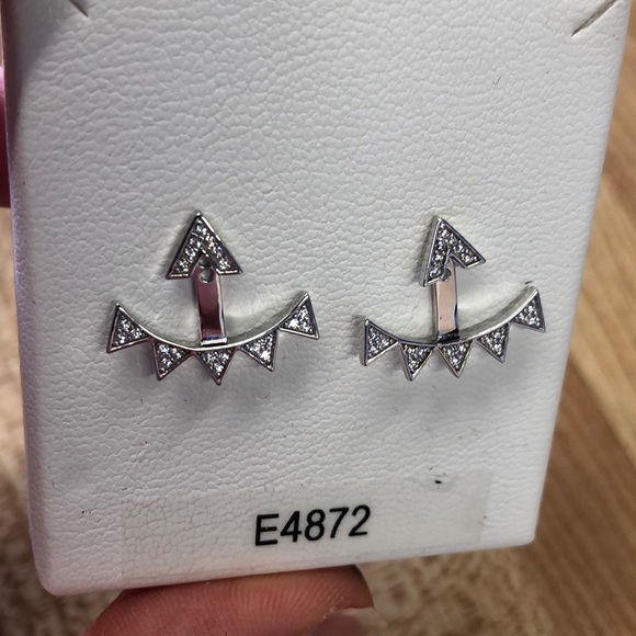 Swinging geometrical earrings. - Picture 3 of 4